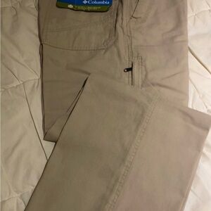 Columbia Men's Khaki Cargo Pants